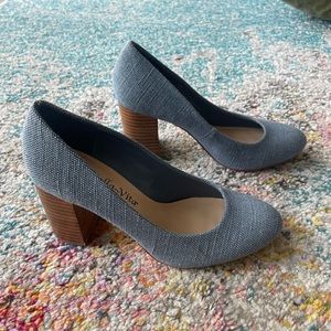 Vintage Baby Blue Round Toe Heels. Never Worn!